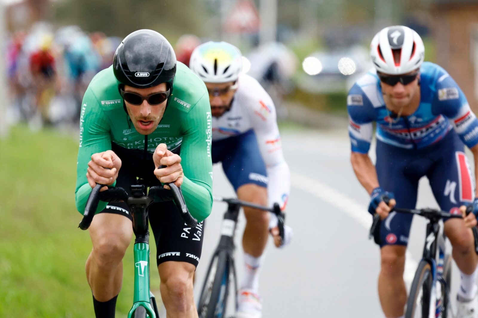 van schip uci gravel